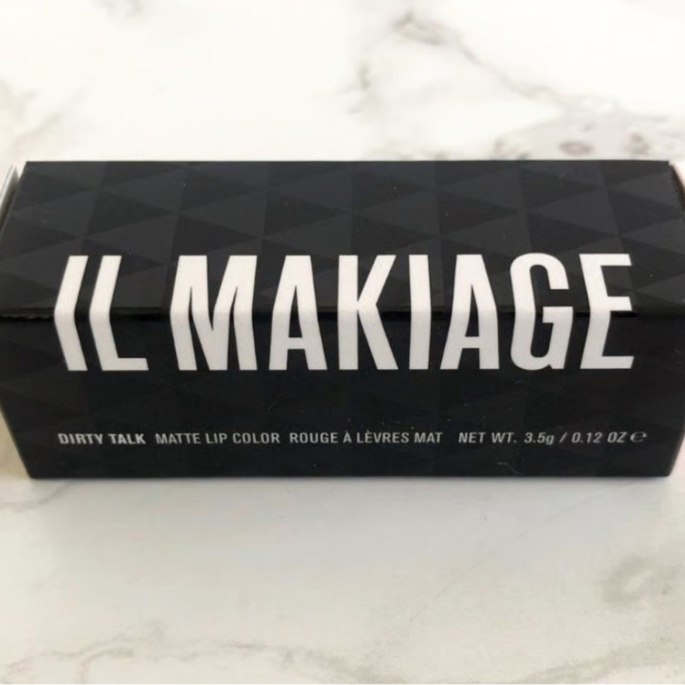 IL MAKIAGE Black Lipstick Bold Matte Finish